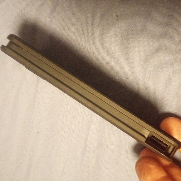 Tesla portable wireless charging pad - Picture 4 of 8